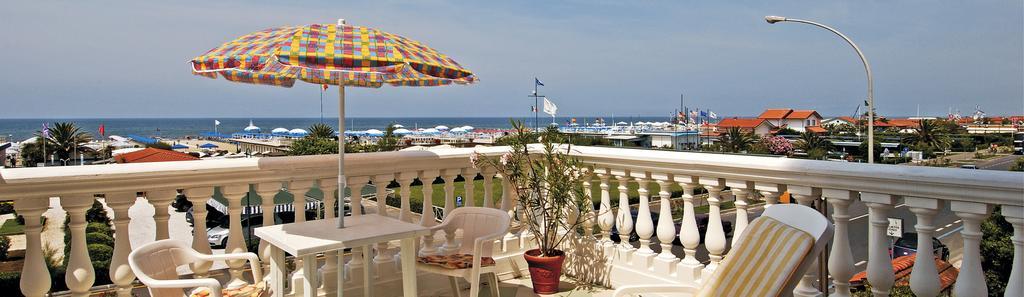 Hotel Happy Марина-ди-Пьетрасанта Экстерьер фото